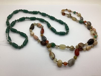 Lot 115 - A Vintage Style Polished Hardstone Necklace,...