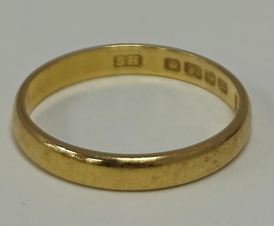 Lot 74 - A 22ct Gold Plain Wedding Band (finger size...