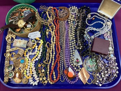 Lot 166 - An Assortment of Modern Costume Jewellery, to...