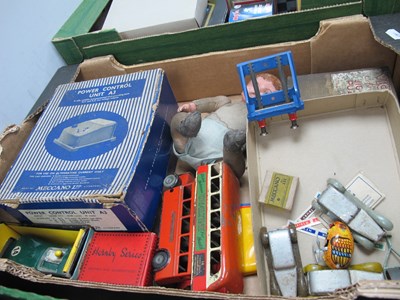 Lot 622 - A collection of miscellaneous vintage toys...