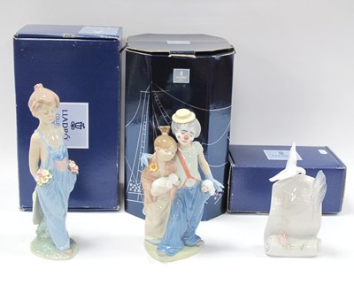 Lot 1228 - Lladro Figurines 'Pals Forever' 7686 22cm tall...