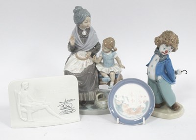 Lot 1176 - Lladro 'A Visit With Granny' Figurine 21.5cm...