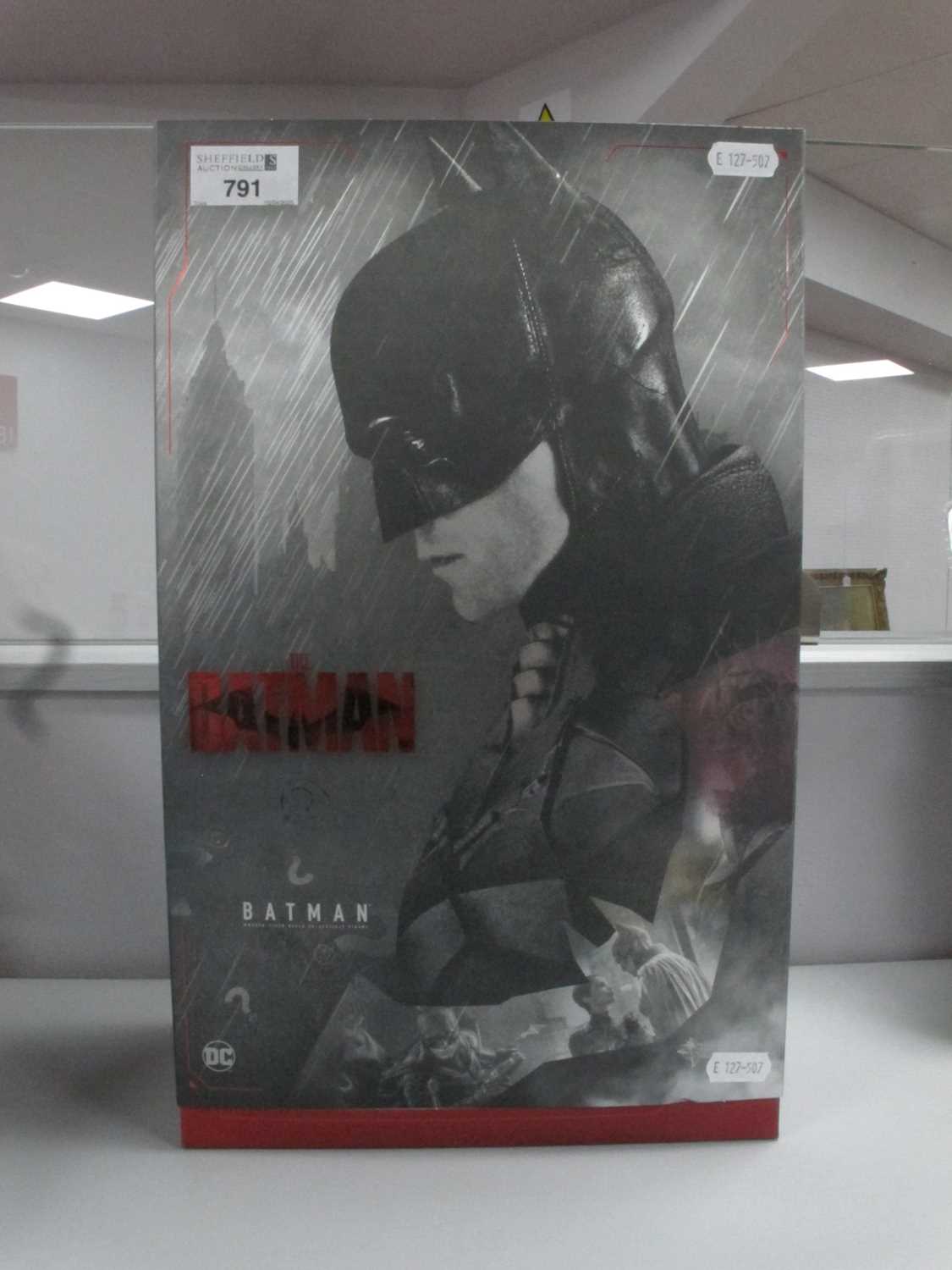Lot 791 - A Hot Toys MMS#638 Batman 1/6th Scale...