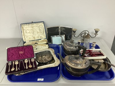 Lot 151 - AN Assortment of Platedware, to include MH&Co...