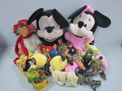 Lot 1119 - Pelham Puppets (x 3), Womble, soft toys,...