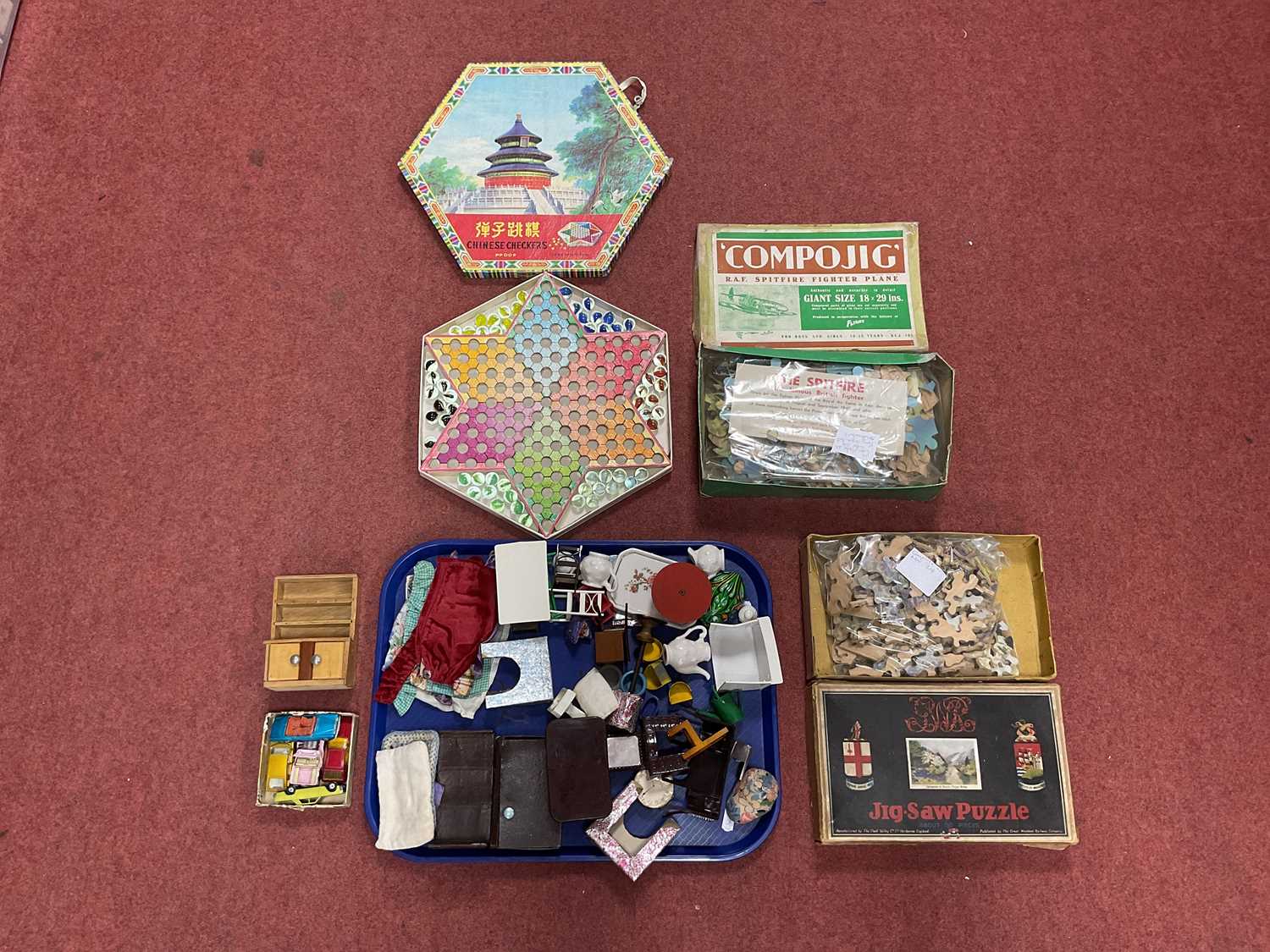 Lot 322 - A 1940s Compojig 'Spitfire Jigsaw'/GWR Jigsaw,...