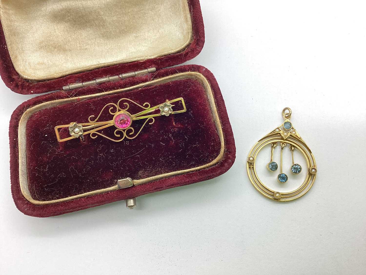 Lot 86 - An Edwardian Circular Pendant, of openwork...