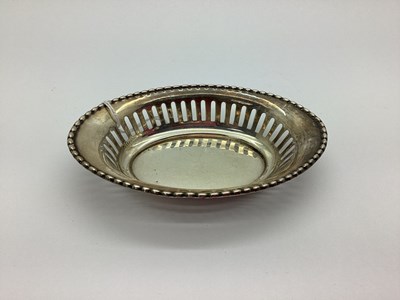 Lot 405 - An Oval Trinket Dish, stamped "830", 10.9cm...