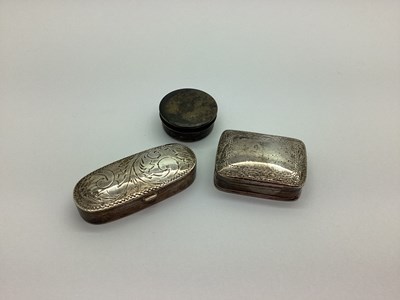 Lot 386 - A Modern Oval Trinket / Pill Box, the hinged...