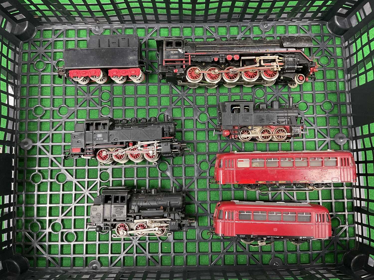 Lot 565 - Four Marklin HO scale German steam locomotives...