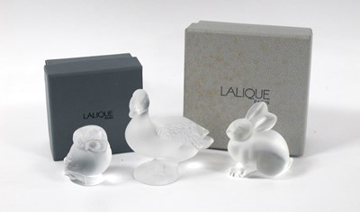 Lot 1014 - A Modern Lalique Glass Chouette 'Owl', in...