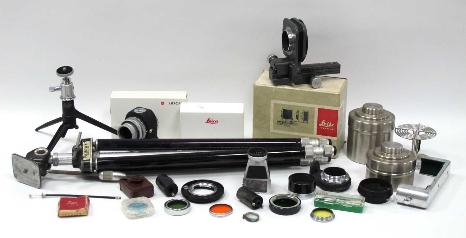Lot 1295 - A Leitz Visoflex 16556, with bellows, boxed,...