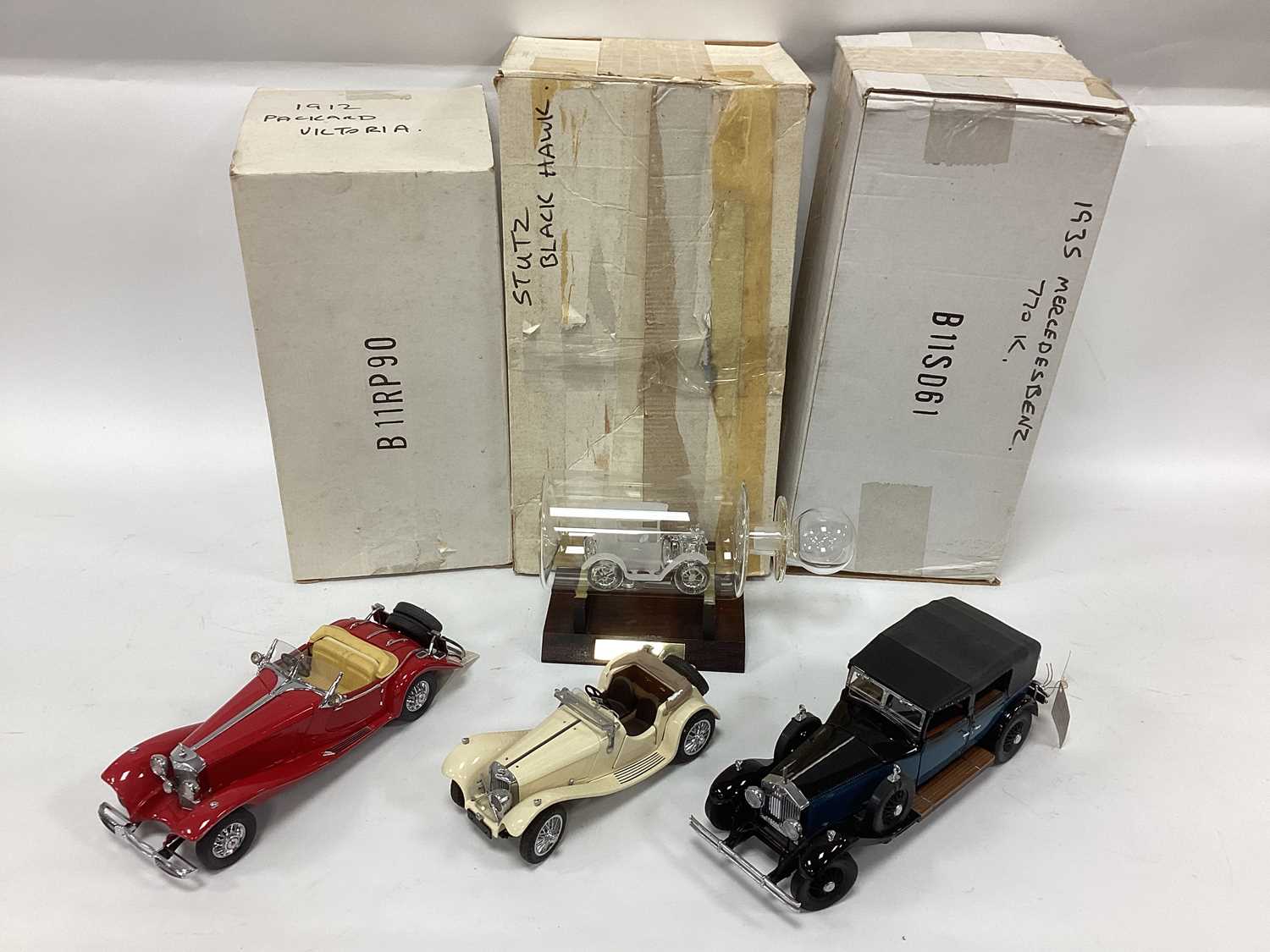 Lot 1124 - Franklin Mint Vintage Cars and Car in Bottle...