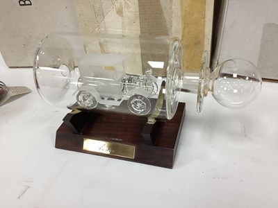 Lot 1124 - Franklin Mint Vintage Cars and Car in Bottle...
