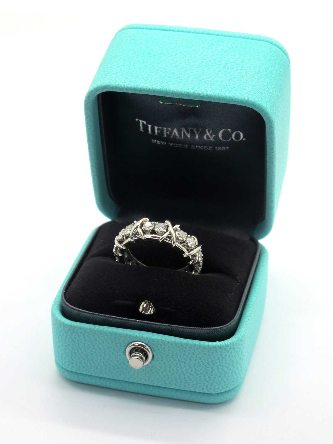 Lot 288 - Tiffany & Co; Jean Schlumberger 'Sixteen Stone'...