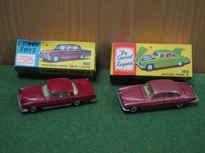 Lot 911 - Corgi Toys; A Boxed 230 Mercedes Benz 220se...