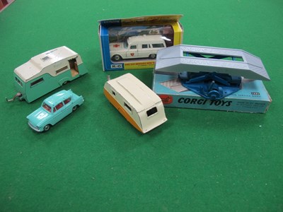 Lot 834 - Corgi Toys; A Boxed 1401 Elevating Service...