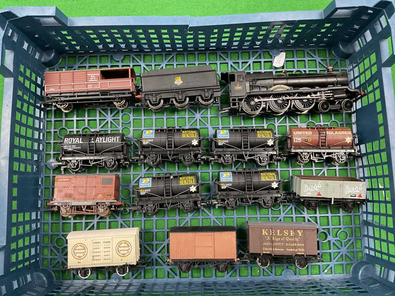 Lot 578 - A 00 gauge Western Region express freight...