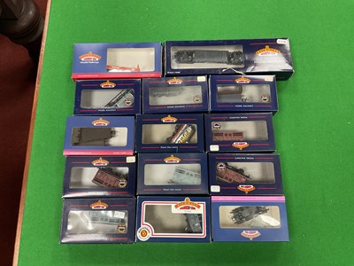 Lot 534 - Fourteen boxed Bachmann 00 gauge wagons (note...