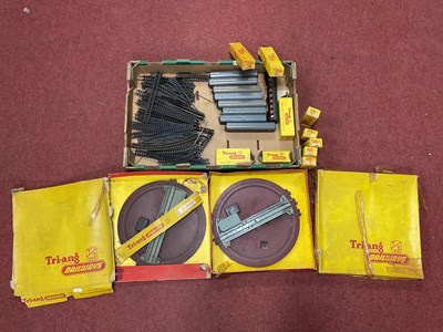 Lot 448 - A quantity of Triang TT, including a boxed 3F...
