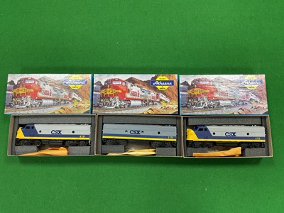 Lot 515 - A boxed Athearn HO scale three-unit F7 in CSX...