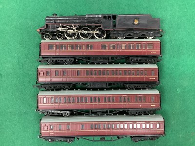 Lot 552 - An 00 gauge ex-LMS passenger train, consisting...