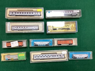 Lot 659 - Approximately ten boxed items of N gauge...
