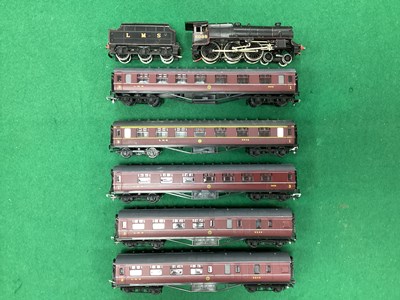 Lot 686 - An 00 gauge LMS passenger train consisting of...