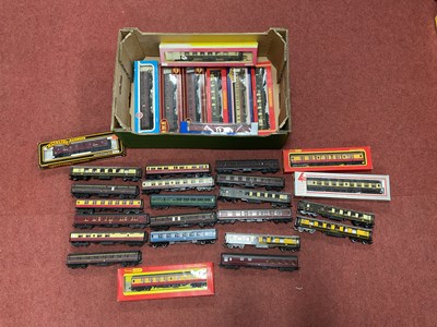 Lot 421 - Approximately thirty 00 gauge coaches by Lima,...