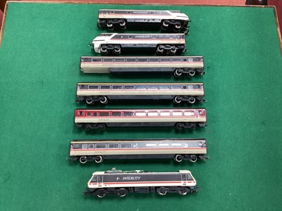 Lot 672 - A Hornby 00 gauge ECML InterCity train...