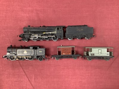 Lot 810 - Two Hornby Dublo three-rail locomotives: an 8F...