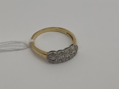 Lot 248 - A Modern 18ct Gold Diamond Set Ring, illusion...