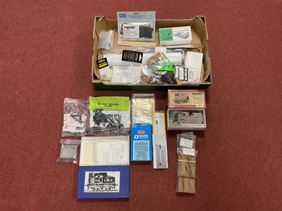 Lot 391 - A quantity of O gauge rolling stock kit parts...