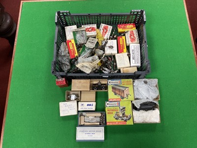 Lot 492 - A large quantity of 12 volt dc motors...