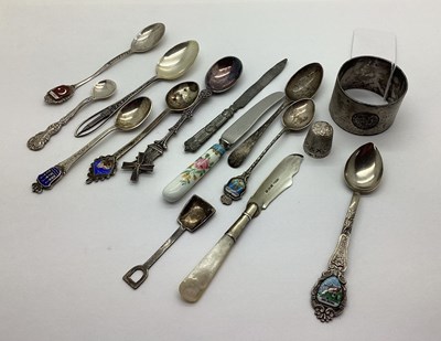 Lot 100 - Hallmarked Silver and Mother of Pearl Butter...