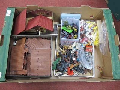 Lot 422 - A quantity of plastic, lead model figures,...