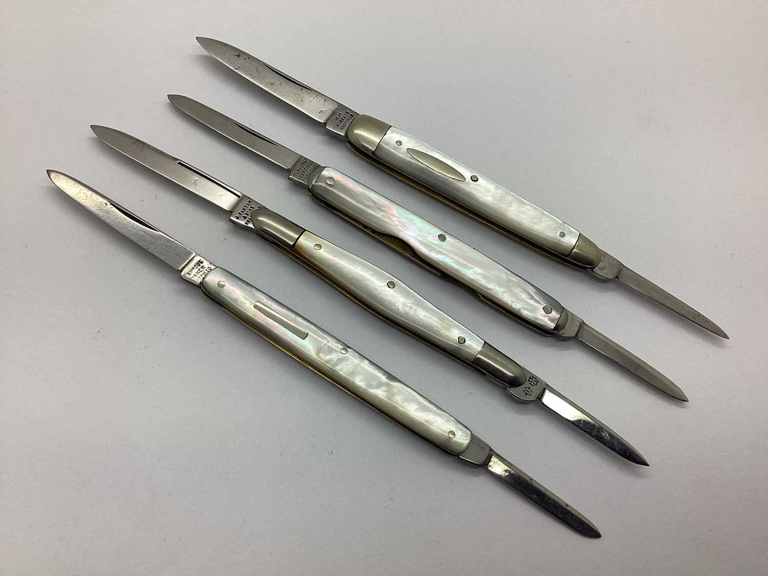 Lot 410 - A Collection of Two Blade Folding Pocket...