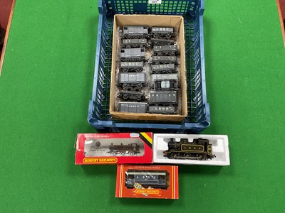 Lot 501 - A boxed Hornby 00 gauge LBSC E2 0-6-0 tank...