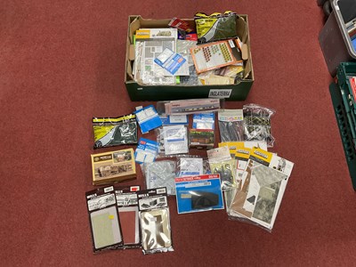 Lot 409 - A large box of 00 gauge/scale scenic and...