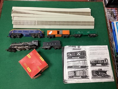 Lot 648 - Triang OO Gauge Model Railway Interest to...