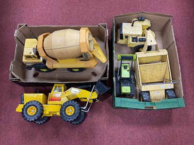 Lot 374 - Four Pressed Steel Tonka Toys including Turbo...