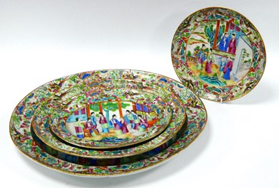 Lot 1081 - Three Graduated Chinese Famille Rose Pottery...