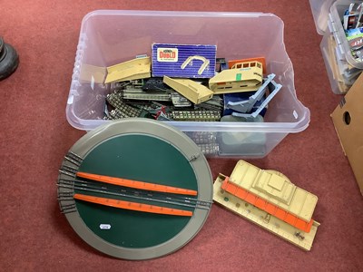 Lot 595 - A Quantity of Hornby Dublo 3 Rail Track,...