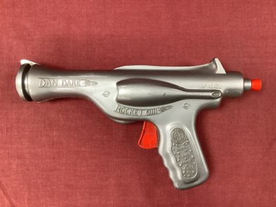 Lot 876 - An Original 1950s Eagle Dan Dare 'Rocket' Gun,...