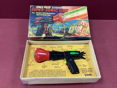 Lot 886 - A 1950s 'Space Pilot Super Sonic Gun' with Dan...