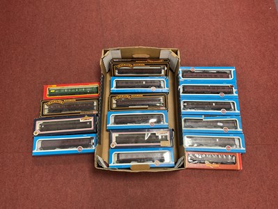 Lot 567 - Sixteen OO Gauge Coaches by Hornby, Airfix,...