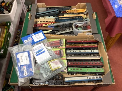 Lot 576 - Ten 'OO' Gauge/4mm Unboxed MKI and Inter-City...