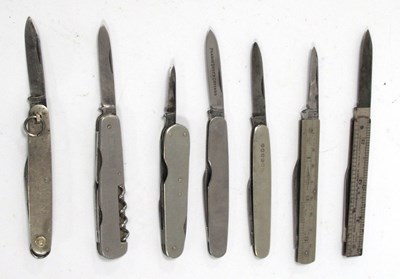 Lot 1290 - A Collection of Assorted Folding Pocket Knives,...