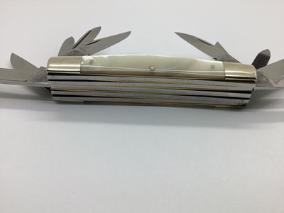 Lot 440 - Frank Buster Cutlery Co; 'Fight'n Rooster'...
