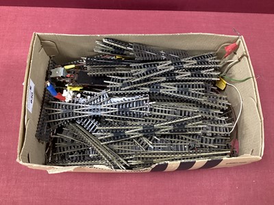 Lot 830 - Approximately seventy N gauge points and...